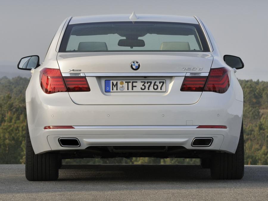 BMW 750d xDrive 2012 года  (фото 47 из 54)